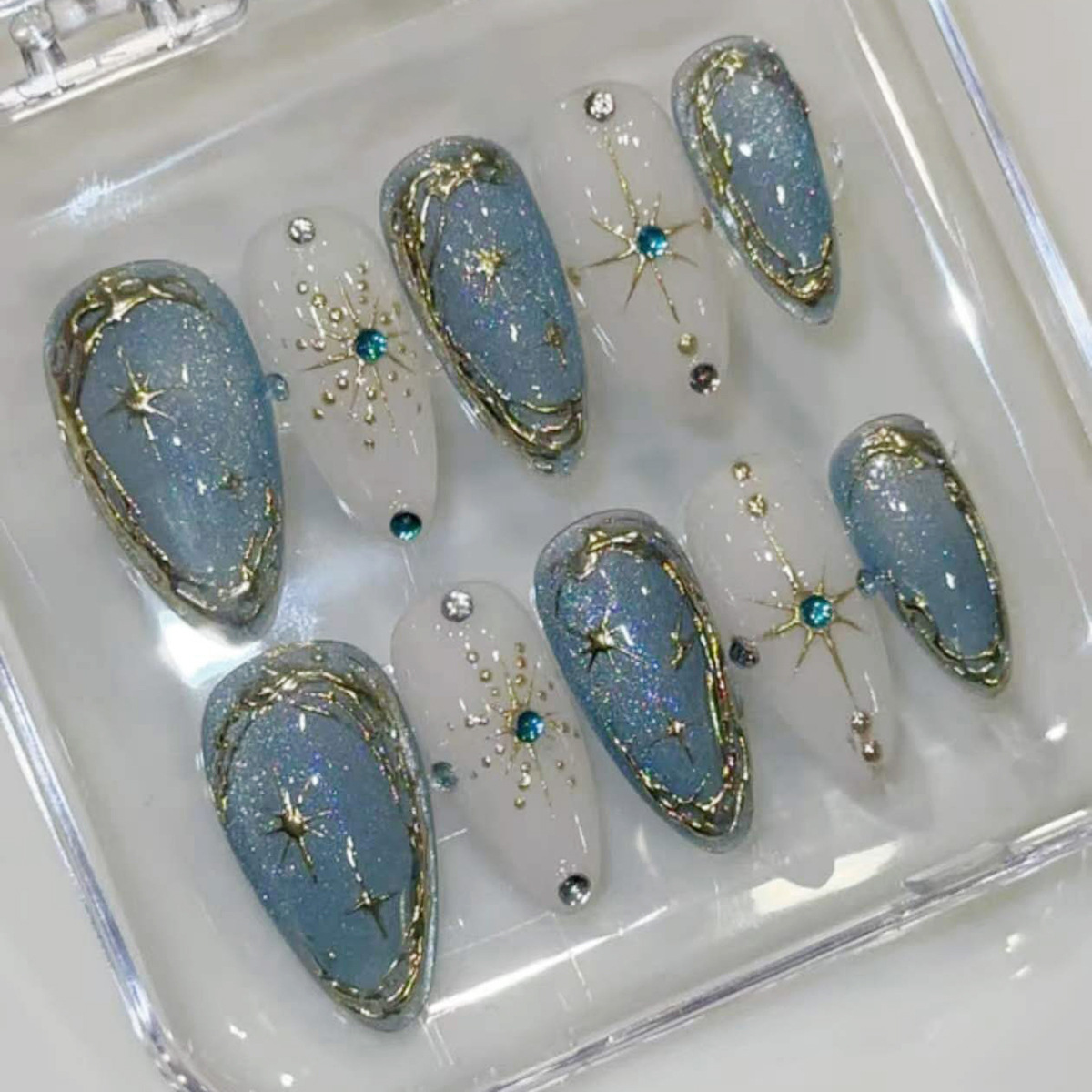 Nail Art Quirky - 24 Stück Vergoldete Sternenlicht-Nagelstifte mit Glitzer-Strass,
