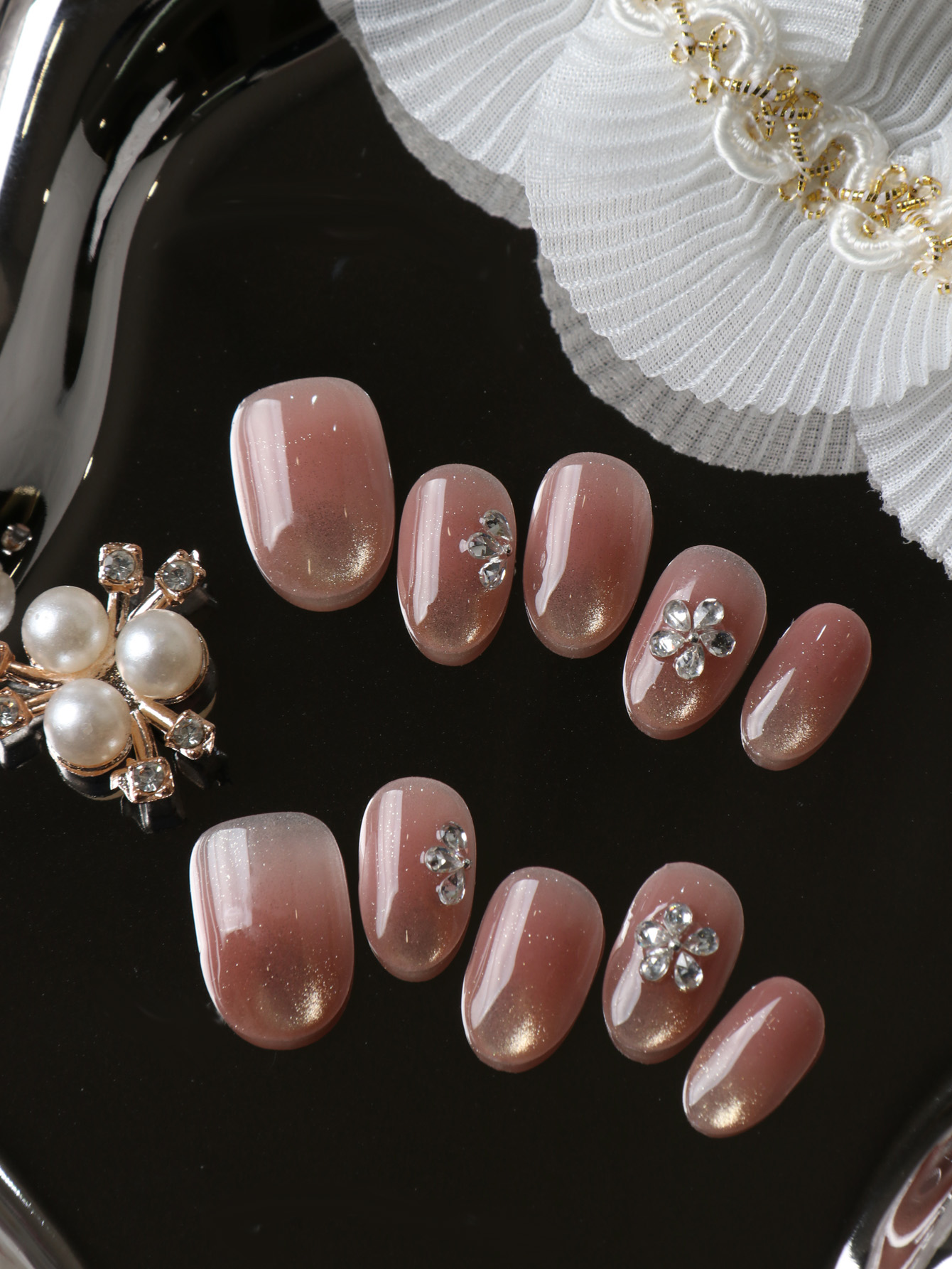 Nail Adhesive Tab - 10 Stück Aufklebenägel Kurze Katzenaugen-Effekt Glitzer-Diamant-Blumen