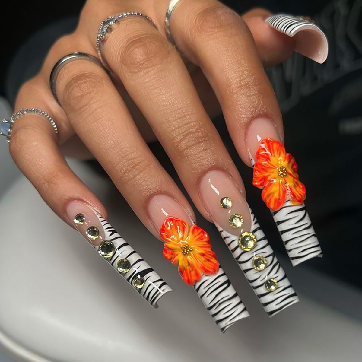 24 Stück Blumen-Press-on-Nägel – Nail Art Quirky Bewertung und Preis